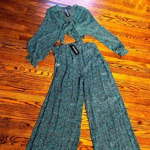 NWT~Boohoo leopard print beach pants with tie up top